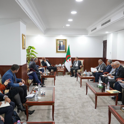 عجال يستقبل وفدا من مؤسسة التمويل الدولية 