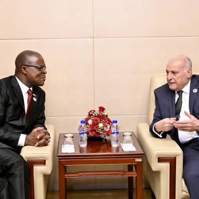 عطاف يجري بأديس أبابا محادثات ثنائية مع نظيره الزيمبابوي