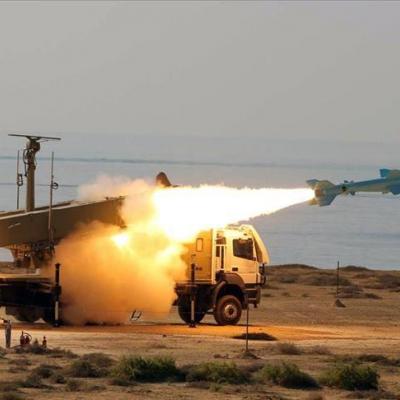 إيران ترد على القصف الصهيوني الأمريكي برشقات صاروخية