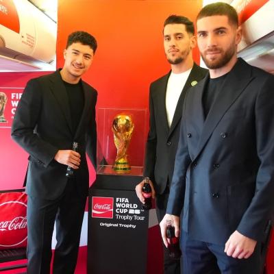 Le trophée de la Coupe du monde fait escale à Alger