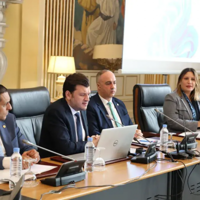  وليد يعرض أمام لجنة الفلاحة مشاريع قطاعه لتعزيز الأمن الغذائي