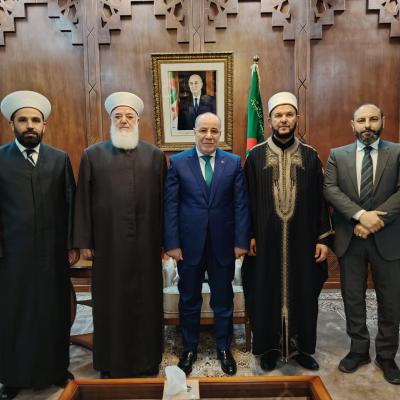 بلمهدي يستقبل وفدا من العلماء والمشايخ المشاركين في الملتقى الدولي للدروس المحمدية