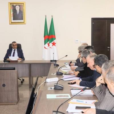 أشغال عمومية: جلاوي يترأس اجتماعا لتقييم تقدم مشاريع القطاع