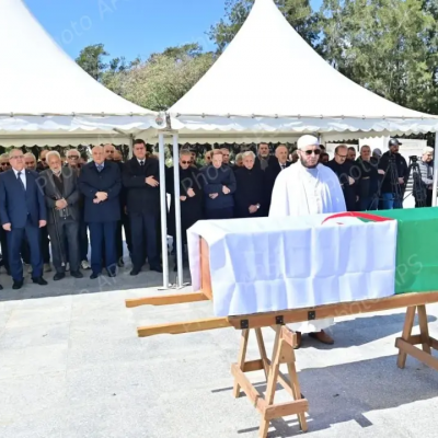 جثمان المجاهد والدبلوماسي الأسبق نور الدين جودي يوارى الثرى بمقبرة العالية 