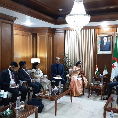 الجزائر والهند تبحثان تعزيز التعاون في المحروقات والمناجم وتحلية مياه البحر