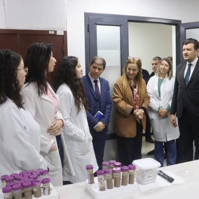  ياسين وليد يتفقّد مشروع البنك الوطني للجينات بالعاصمة