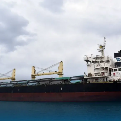 مؤسسة تطوير الصناعات العسكرية تستلم420 حافلة  جديدة بميناء جن جن 