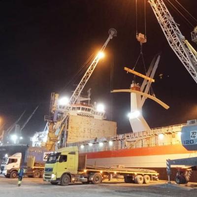 Chargement de plus de 15.000 tonnes de fer à béton vers la Lituanie