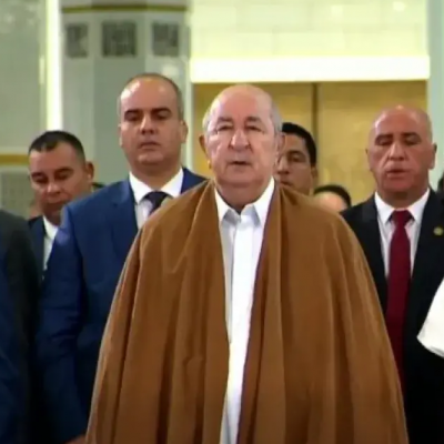 رئيس الجمهورية يؤدي صلاة عيد الفطر المبارك بجامع الجزائر 