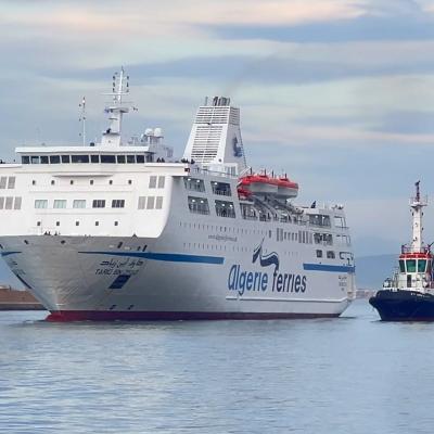 سفينة طارق بن زياد 