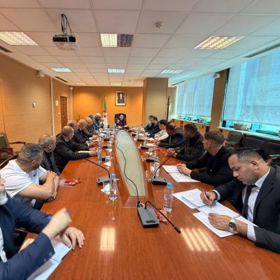 La ministre du Commerce intérieur examine avec les mandataires-grossistes l'organisation des marchés de fruits et légumes