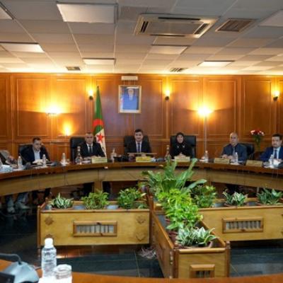 اجتماع تنسيقي لتعزيز تموين السوق الوطنية عبر حلول رقمية متكاملة