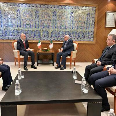 عطاف يستقبل سفير الجمهورية الإيطالية لدى الجزائر 