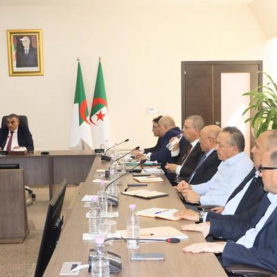 الخط المنجمي الشرقي: جلاوي يترأس اجتماعا حول تقدم أشغال مقطع بوشقوف-سوق أهراس-الدريعة