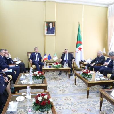 السيد بوجمعة يستقبل نظيره الفرنسي جيرالد دارمانان