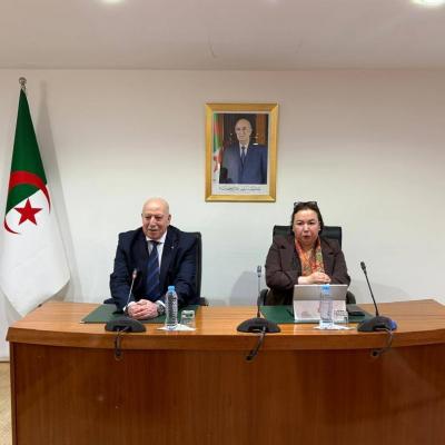 تنسيق بين وزارتي الصناعة والتكوين المهني لإعداد مرجع وطني للكفاءات الصناعية  في الجزائر