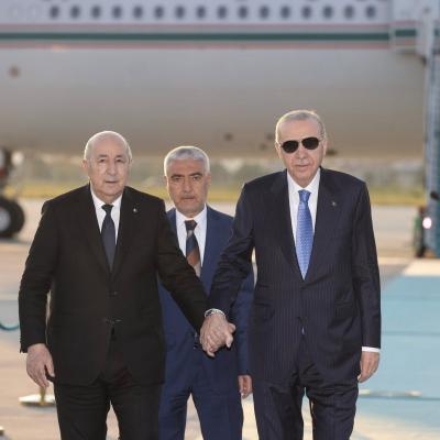 رئيس الجمهورية يحل بأنقرة 