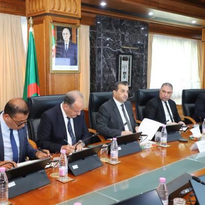 عرقاب يبحث تعزيز التعاون مع وزير البترول النيجري