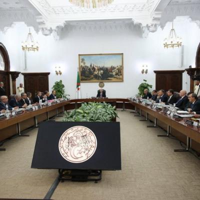 رئيس الجمهورية 