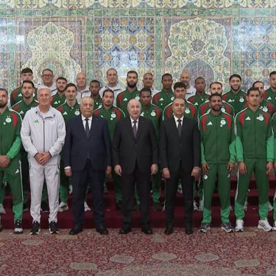 Le président de la République reçoit l'Equipe nationale de football