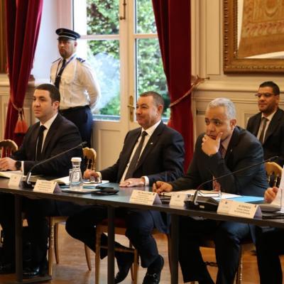 السيد سعيود يترأس بباريس جلسة عمل موسعة رفقة نظيره الفرنسي