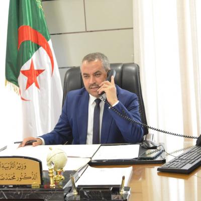 سعداوي يهنئ المتفوقات الثلاث وطنيا في شهادة التعليم المتوسط