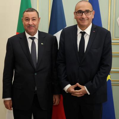 السيد سعيود يستقبل بباريس من طرف نظيره الفرنسي 