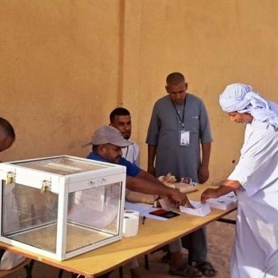 تشريعيات 2 جويلية : انطلاق عملية التصويت عبر المكاتب المتنقلة بتندوف وسط  تجند مختلف المتدخلين 