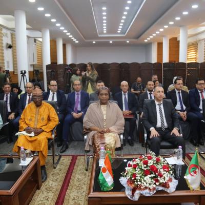 الوزيرة النيجرية للوظيفة العمومية والعمل والتشغيل تطلع على التجربة  الجزائرية في المجال