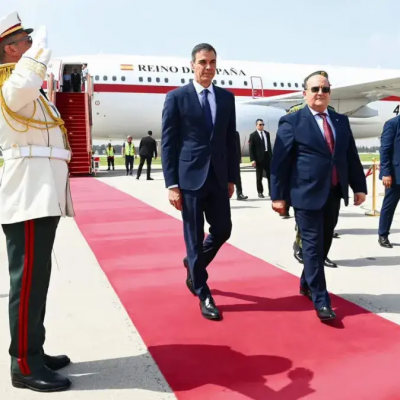 رئيس الحكومة الإسباني يشرع في زيارة عمل إلى الجزائر 
