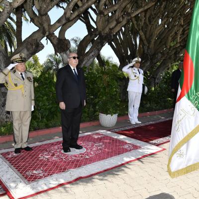 Arrivée du président de la République au Palais du peuple pour présider la cérémonie annuelle de remise de grades et de médailles