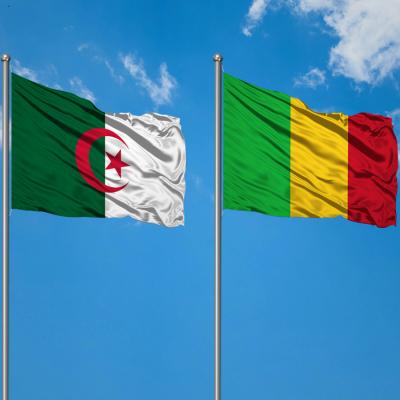Drapeaux de l'Algérie et du Mali