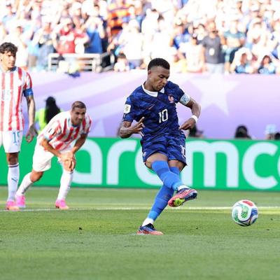 Victoire de la France face au Paraguay