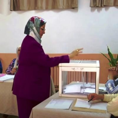 تشريعيات: حرم رئيس الجمهورية تؤدي واجبها الانتخابي 
