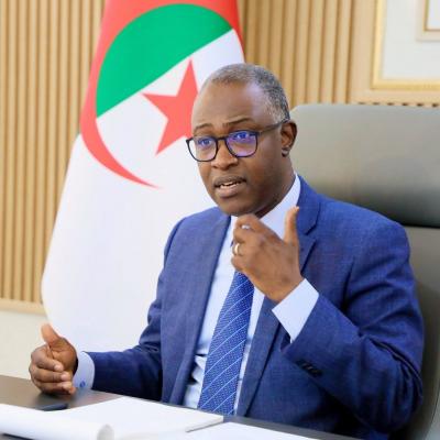 Hidaoui préside une réunion de suivi du déroulement des camps d'été pour la saison 2026