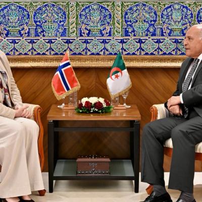 استقبل وزير الدولة، وزير الشؤون الخارجية والجالية الوطنية بالخارج والشؤون الإفريقية، السيّد أحمد عطاف، مساء اليوم بمقر الوزارة، السيدة تيريز لوكن غيزيل، سفيرة مملكة النرويج بالجزائر ، التي أدّت له زيارة وداع بمناسبة انتهاء مهامها ببلادنا.