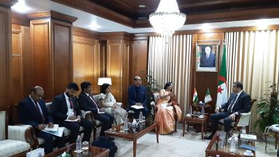 الجزائر والهند تبحثان تعزيز التعاون في المحروقات والمناجم وتحلية مياه البحر