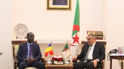 وزير الأشغال العمومية يبحث مع نظيره التشادي سبل تعزيز التعاون الثنائي