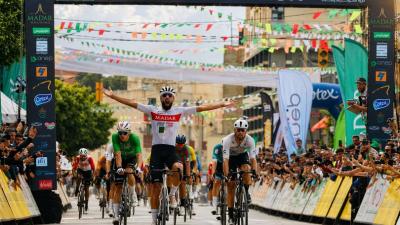 طواف الجزائر 2026: الدراج الجزائري حمزة ياسين يتوج بالمرحلة السادسة  بمدينة تنس