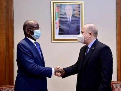 الوزير الأول يستقبل وزير الداخلية واللامركزية بالجمهورية الإسلامية الموريتانية 
