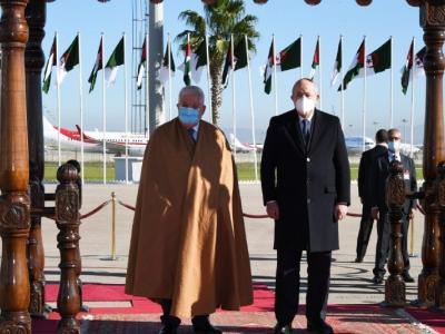 Le président de l'Etat de Palestine Mahmoud Abbas quitte Alger