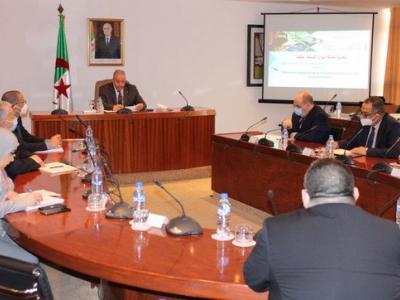 وزير الصناعة أحمد زغدار