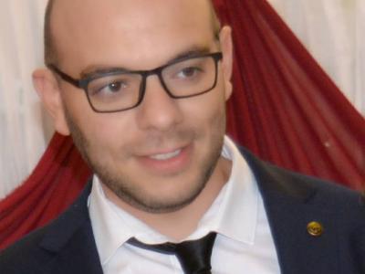 الدكتور بنزادري