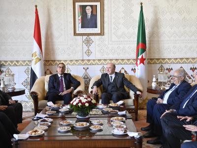 الوزير الأول أيمن بن عبد الرحمان و رئيس مجلس  الوزراء المصري مصطفى مدبولي
