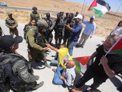 إصابة عشرات الفلسطينيين في قمع جيش الاحتلال لفعالية ضد الاستيطان