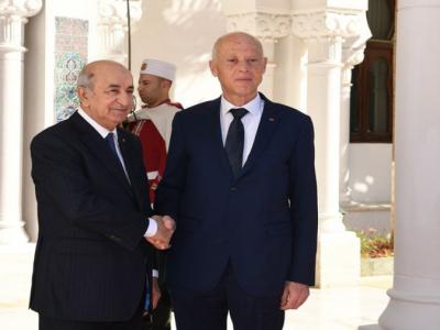 الرئيس التونسي يغادر الجزائر