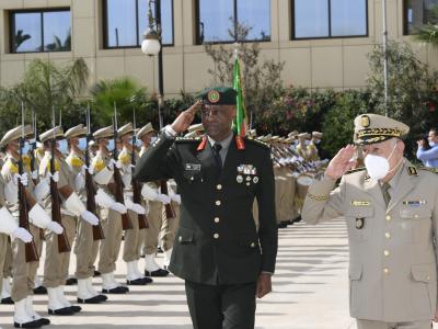 الفريق أول السعيد شنقريحة يستقبل رئيس أركان القوات المسلحة لجمهورية رواندا