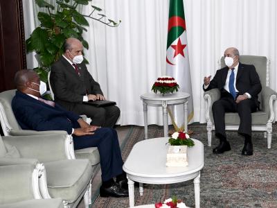 رئيس الجمهورية يستقبل سفير غانا بالجزائر رئيس الجمهورية يستقبل سفير غانا بالجزائر