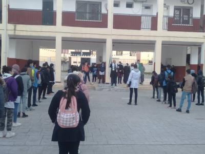  le ministère de l'Education annonce le retour au système d'enseignement habituel