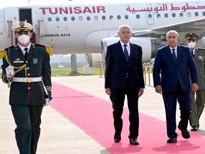 الرئيس تبون يستقبل الرئيس التونسي